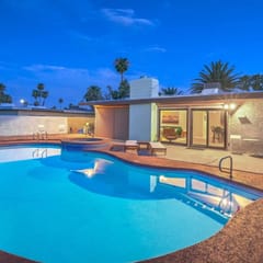Mid Century Modern near STRIP w Pool King Suite